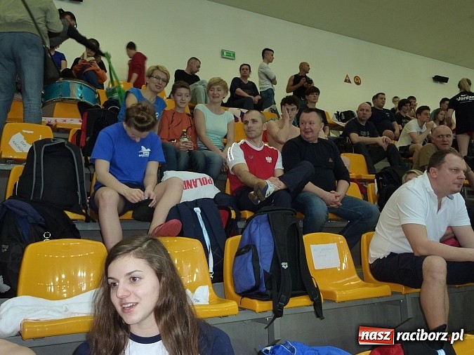 Zdjęcie w galerii na portalu naszraciborz.pl: Pływanie. Uczniowie SMS-u pokazali charakter wiadomości z regionu