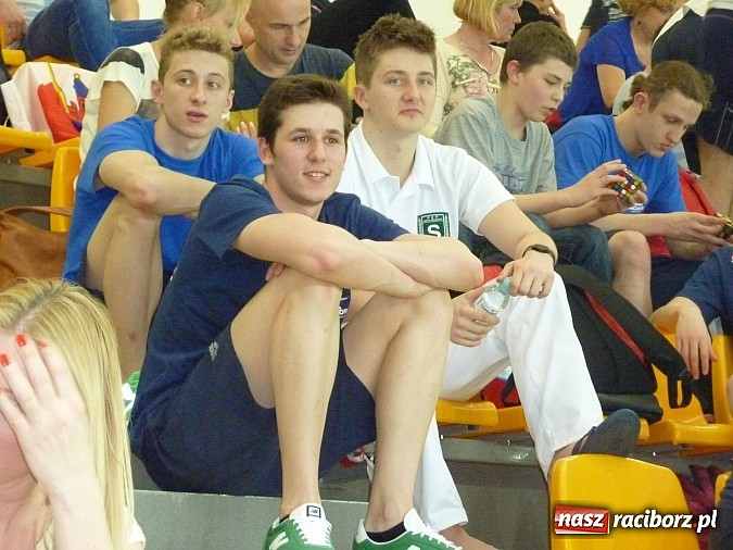 Zdjęcie w galerii na portalu naszraciborz.pl: Pływanie. Uczniowie SMS-u pokazali charakter wiadomości z regionu