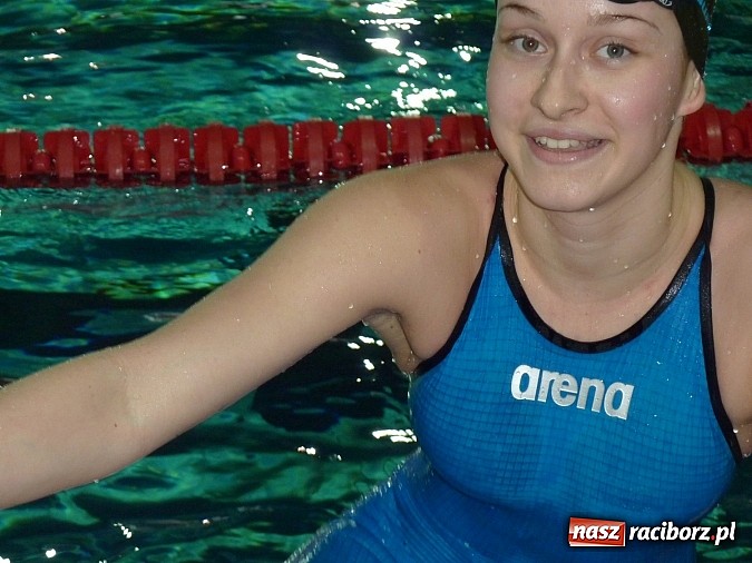 Zdjęcie w galerii na portalu naszraciborz.pl: Pływanie. Uczniowie SMS-u pokazali charakter wiadomości z regionu