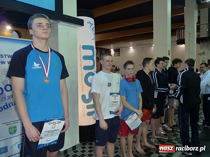 Zdjęcie w galerii na portalu naszraciborz.pl: Pływanie. Uczniowie SMS-u pokazali charakter wiadomości z regionu