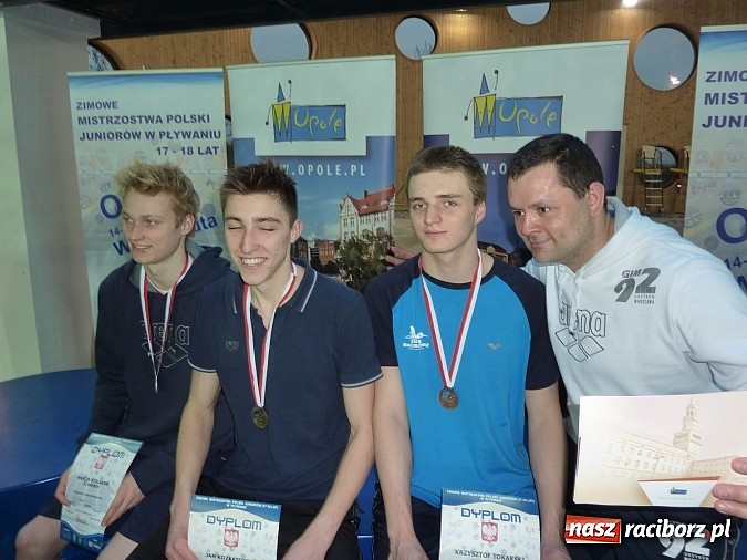 Zdjęcie w galerii na portalu naszraciborz.pl: Pływanie. Uczniowie SMS-u pokazali charakter wiadomości z regionu