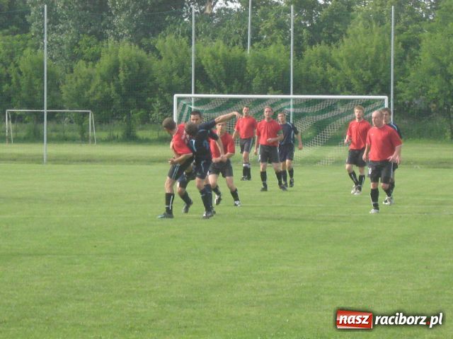 Zdjęcie w galerii na portalu naszraciborz.pl: Rafako-Górki: Ręka Depty zburzyła czerwony mur wiadomości z regionu