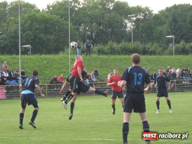 Zdjęcie w galerii na portalu naszraciborz.pl: Rafako-Górki: Ręka Depty zburzyła czerwony mur wiadomości z regionu