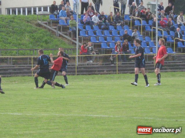 Zdjęcie w galerii na portalu naszraciborz.pl: Rafako-Górki: Ręka Depty zburzyła czerwony mur wiadomości z regionu