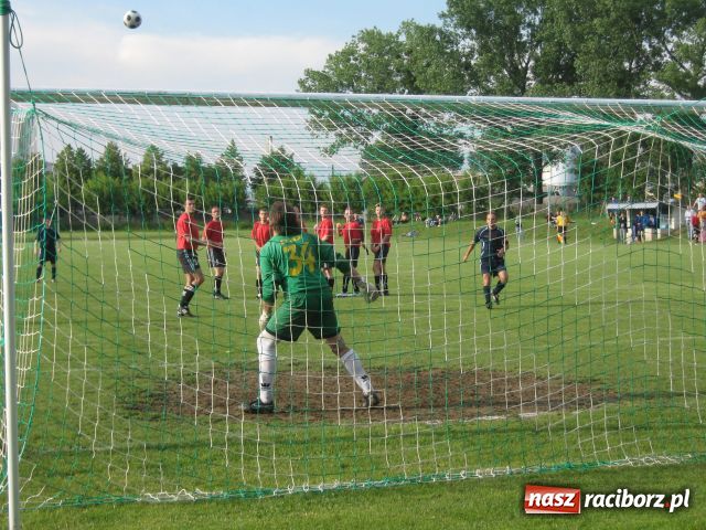 Zdjęcie w galerii na portalu naszraciborz.pl: Rafako-Górki: Ręka Depty zburzyła czerwony mur wiadomości z regionu