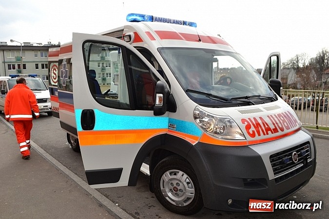 Zdjęcie w galerii na portalu naszraciborz.pl: Raciborscy ratownicy odebrali nową karetkę wiadomości z regionu