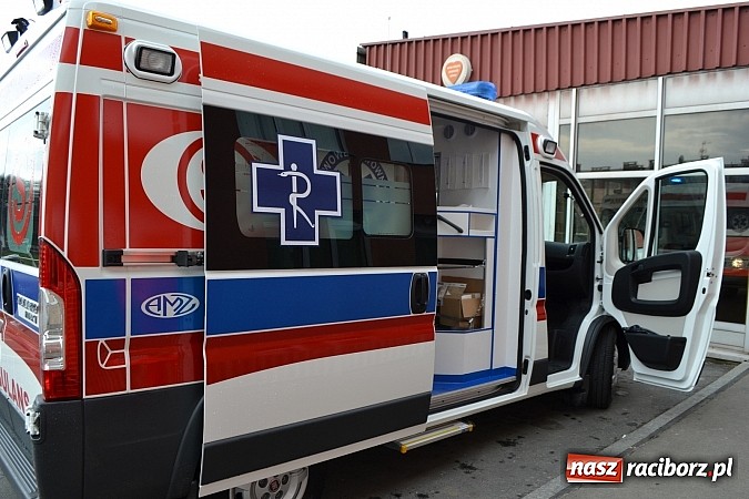 Zdjęcie w galerii na portalu naszraciborz.pl: Raciborscy ratownicy odebrali nową karetkę wiadomości z regionu