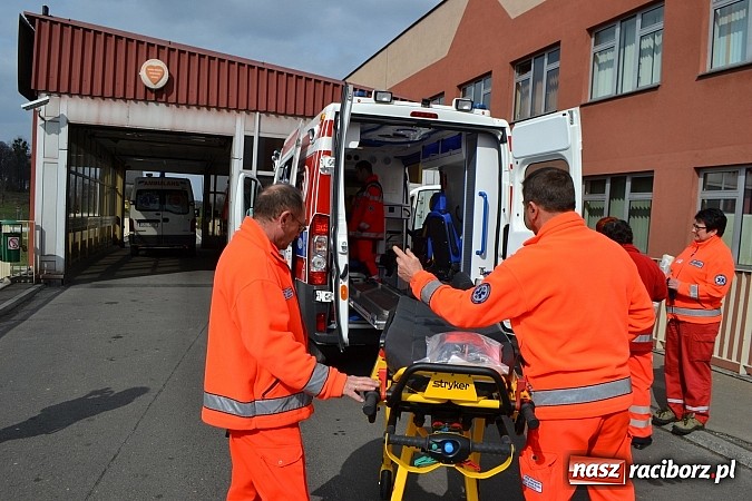 Zdjęcie w galerii na portalu naszraciborz.pl: Raciborscy ratownicy odebrali nową karetkę wiadomości z regionu