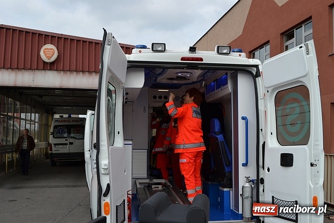 Zdjęcie w galerii na portalu naszraciborz.pl: Raciborscy ratownicy odebrali nową karetkę wiadomości z regionu