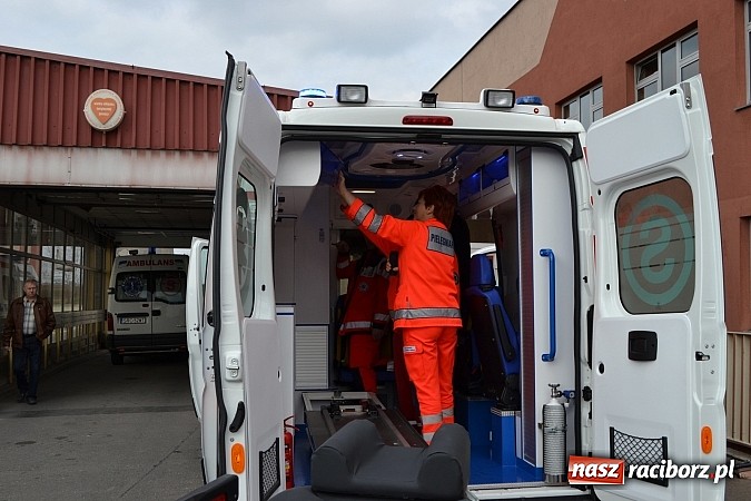 Zdjęcie w galerii na portalu naszraciborz.pl: Raciborscy ratownicy odebrali nową karetkę wiadomości z regionu