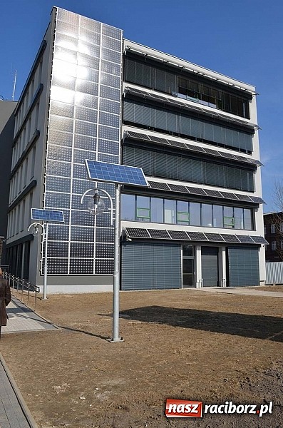 Zdjęcie w galerii na portalu naszraciborz.pl: Otwarcie budynku pasywnego w Katowicach wiadomości z regionu