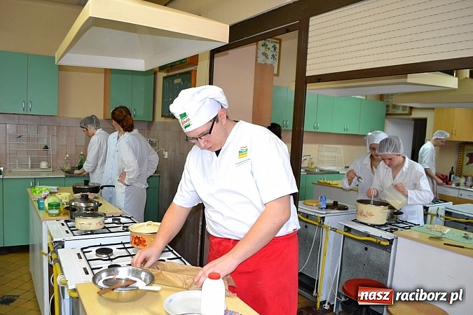 Zdjęcie w galerii na portalu naszraciborz.pl: Smaki Wielkanocy w Zespole Szkół Zawodowych wiadomości z regionu