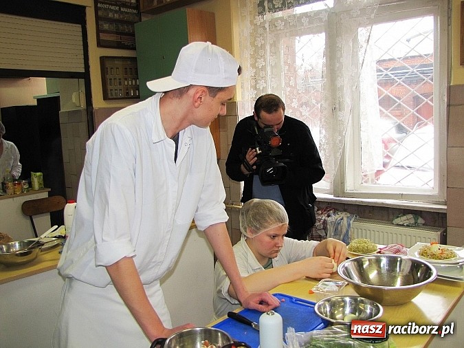 Zdjęcie w galerii na portalu naszraciborz.pl: Smaki Wielkanocy w Zespole Szkół Zawodowych wiadomości z regionu