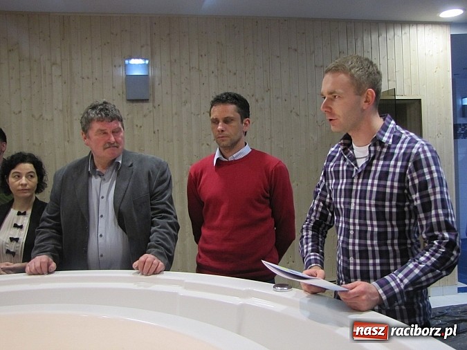Zdjęcie w galerii na portalu naszraciborz.pl: Radni zwiedzili H2Ostróg i debatowali o ulgach dla seniorów  wiadomości z regionu