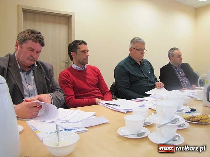 Zdjęcie w galerii na portalu naszraciborz.pl: Radni zwiedzili H2Ostróg i debatowali o ulgach dla seniorów  wiadomości z regionu