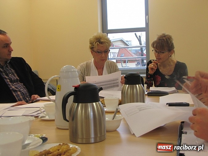 Zdjęcie w galerii na portalu naszraciborz.pl: Radni zwiedzili H2Ostróg i debatowali o ulgach dla seniorów  wiadomości z regionu