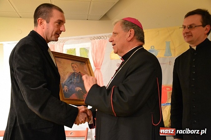 Zdjęcie w galerii na portalu naszraciborz.pl: Działalność abp. Józefa Gawliny - ordynariusz gliwicki z wykładem na zamku wiadomości z regionu