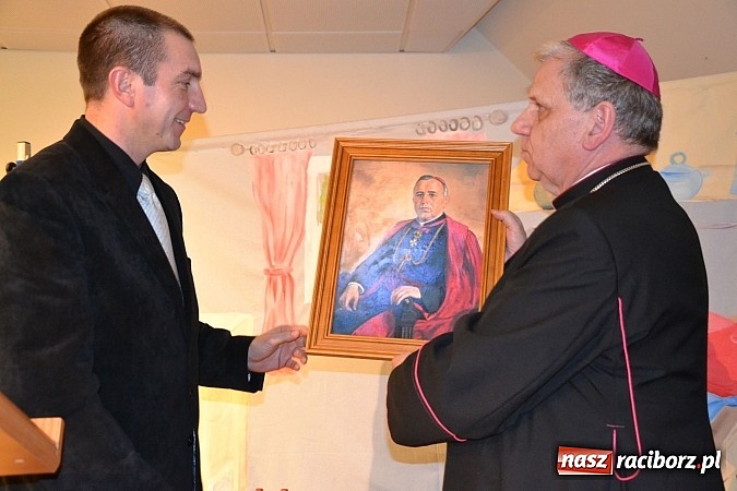 Zdjęcie w galerii na portalu naszraciborz.pl: Działalność abp. Józefa Gawliny - ordynariusz gliwicki z wykładem na zamku wiadomości z regionu
