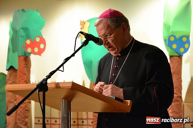 Zdjęcie w galerii na portalu naszraciborz.pl: Działalność abp. Józefa Gawliny - ordynariusz gliwicki z wykładem na zamku wiadomości z regionu
