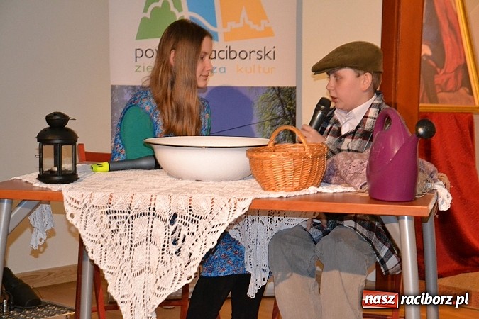 Zdjęcie w galerii na portalu naszraciborz.pl: Działalność abp. Józefa Gawliny - ordynariusz gliwicki z wykładem na zamku wiadomości z regionu