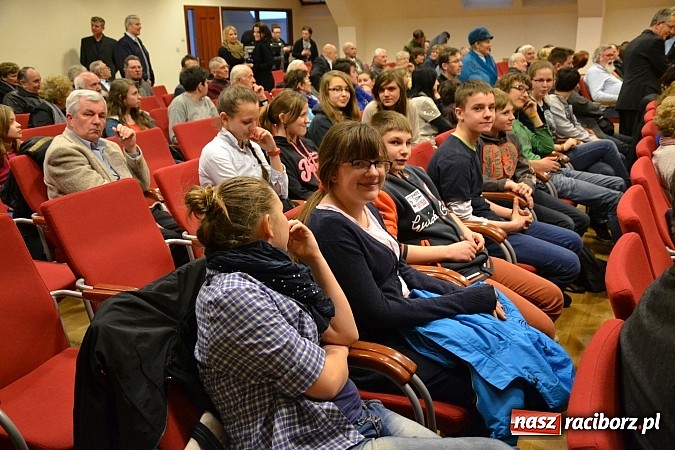 Zdjęcie w galerii na portalu naszraciborz.pl: Działalność abp. Józefa Gawliny - ordynariusz gliwicki z wykładem na zamku wiadomości z regionu