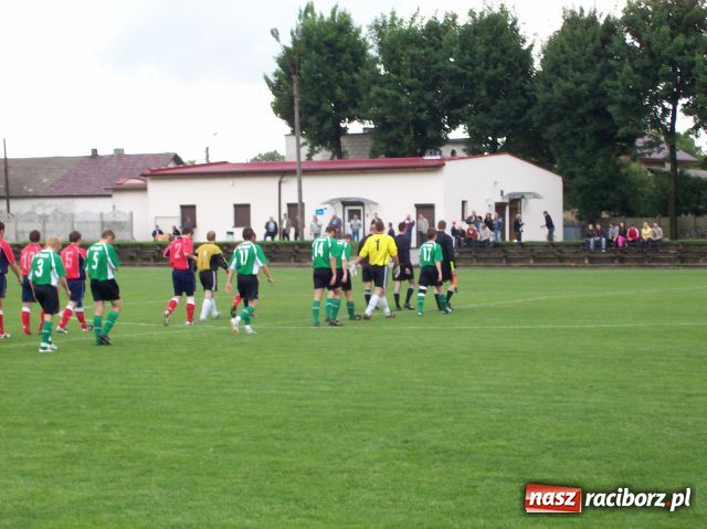 Zdjęcie w galerii na portalu naszraciborz.pl: Tworków -Turza: Polowanie na kości wiadomości z regionu