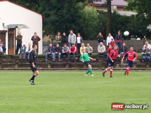 Zdjęcie w galerii na portalu naszraciborz.pl: Tworków -Turza: Polowanie na kości wiadomości z regionu