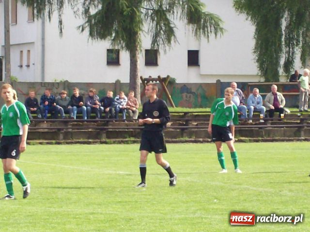 Zdjęcie w galerii na portalu naszraciborz.pl: Tworków -Turza: Polowanie na kości wiadomości z regionu