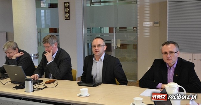 Zdjęcie w galerii na portalu naszraciborz.pl: Do starostwa dotarły złe wieści. Co dalej z oświatą?  wiadomości z regionu