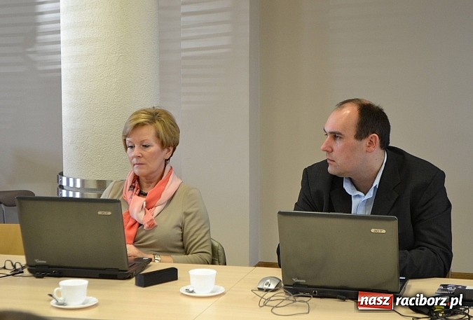 Zdjęcie w galerii na portalu naszraciborz.pl: Do starostwa dotarły złe wieści. Co dalej z oświatą?  wiadomości z regionu