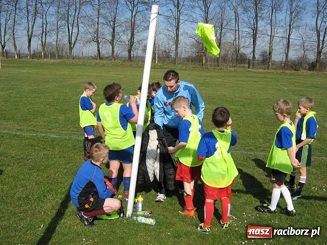 Zdjęcie w galerii na portalu naszraciborz.pl: Z podw&oacute;rka na stadion o Puchar Tymbarku - turniej w Pietrowicach Wielkich wiadomości z regionu
