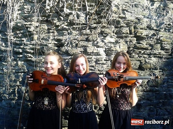 Zdjęcie w galerii na portalu naszraciborz.pl: Uczennice Państwowej Szkoły Muzycznej w Raciborzu skomponowały utw&oacute;r na skrzypce wiadomości z regionu