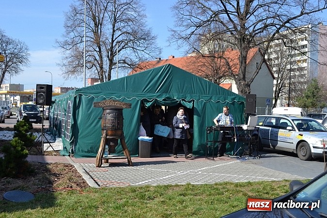 Zdjęcie w galerii na portalu naszraciborz.pl: Wielki sukces otwarcia nowej filii Wędzarni w Raciborzu przy ul. Opawskiej 124 a wiadomości z regionu