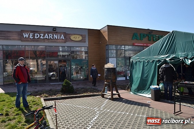 Zdjęcie w galerii na portalu naszraciborz.pl: Wielki sukces otwarcia nowej filii Wędzarni w Raciborzu przy ul. Opawskiej 124 a wiadomości z regionu