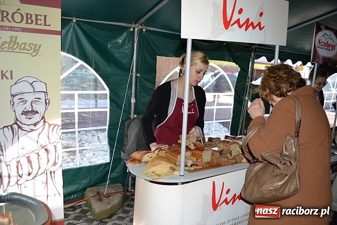 Zdjęcie w galerii na portalu naszraciborz.pl: Wielki sukces otwarcia nowej filii Wędzarni w Raciborzu przy ul. Opawskiej 124 a wiadomości z regionu