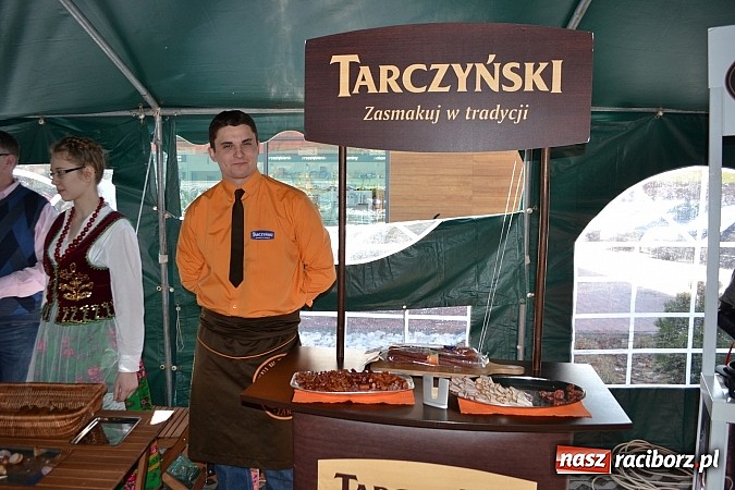 Zdjęcie w galerii na portalu naszraciborz.pl: Wielki sukces otwarcia nowej filii Wędzarni w Raciborzu przy ul. Opawskiej 124 a wiadomości z regionu