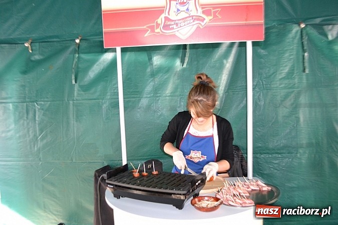 Zdjęcie w galerii na portalu naszraciborz.pl: Wielki sukces otwarcia nowej filii Wędzarni w Raciborzu przy ul. Opawskiej 124 a wiadomości z regionu