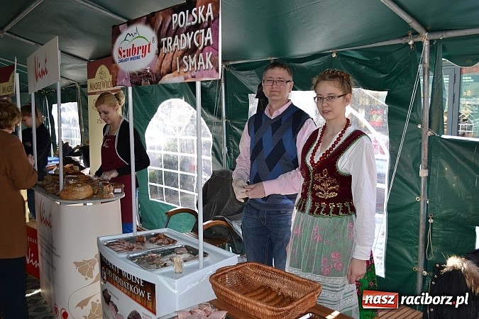 Zdjęcie w galerii na portalu naszraciborz.pl: Wielki sukces otwarcia nowej filii Wędzarni w Raciborzu przy ul. Opawskiej 124 a wiadomości z regionu