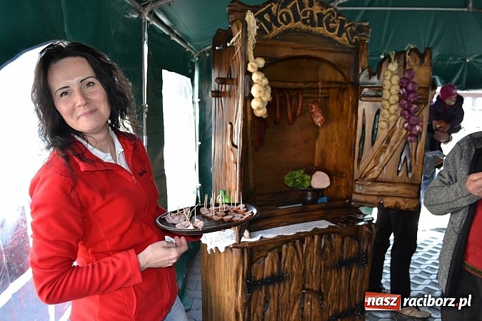 Zdjęcie w galerii na portalu naszraciborz.pl: Wielki sukces otwarcia nowej filii Wędzarni w Raciborzu przy ul. Opawskiej 124 a wiadomości z regionu