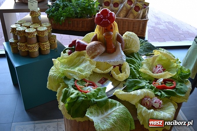 Zdjęcie w galerii na portalu naszraciborz.pl: Wielki sukces otwarcia nowej filii Wędzarni w Raciborzu przy ul. Opawskiej 124 a wiadomości z regionu