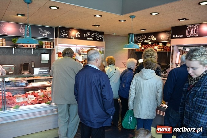 Zdjęcie w galerii na portalu naszraciborz.pl: Wielki sukces otwarcia nowej filii Wędzarni w Raciborzu przy ul. Opawskiej 124 a wiadomości z regionu