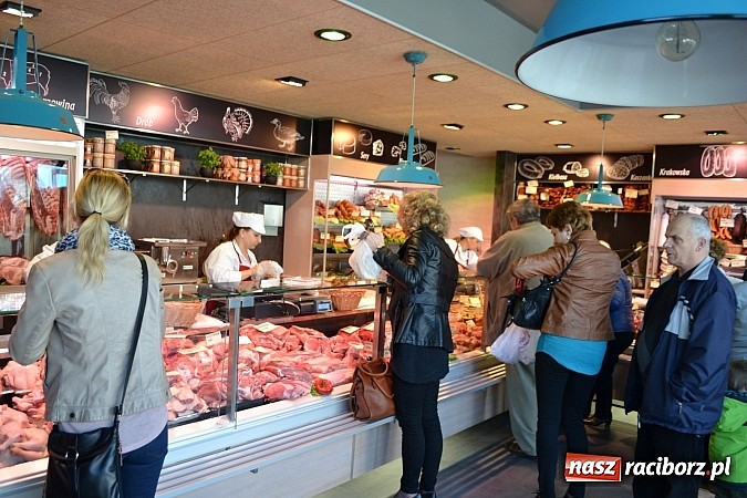 Zdjęcie w galerii na portalu naszraciborz.pl: Wielki sukces otwarcia nowej filii Wędzarni w Raciborzu przy ul. Opawskiej 124 a wiadomości z regionu