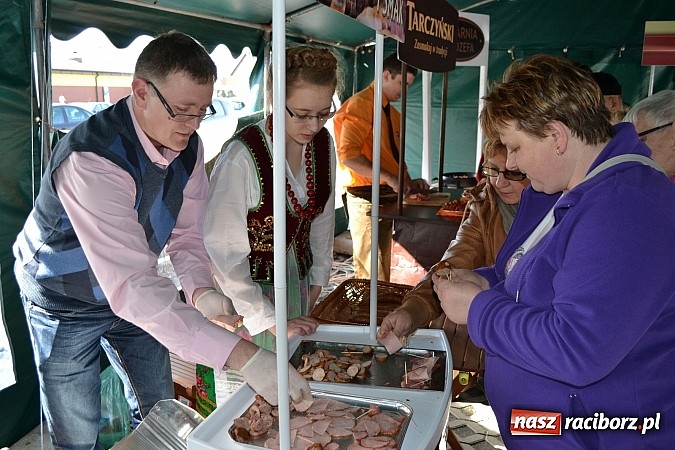 Zdjęcie w galerii na portalu naszraciborz.pl: Wielki sukces otwarcia nowej filii Wędzarni w Raciborzu przy ul. Opawskiej 124 a wiadomości z regionu