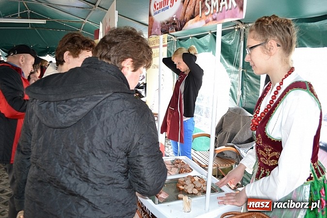 Zdjęcie w galerii na portalu naszraciborz.pl: Wielki sukces otwarcia nowej filii Wędzarni w Raciborzu przy ul. Opawskiej 124 a wiadomości z regionu