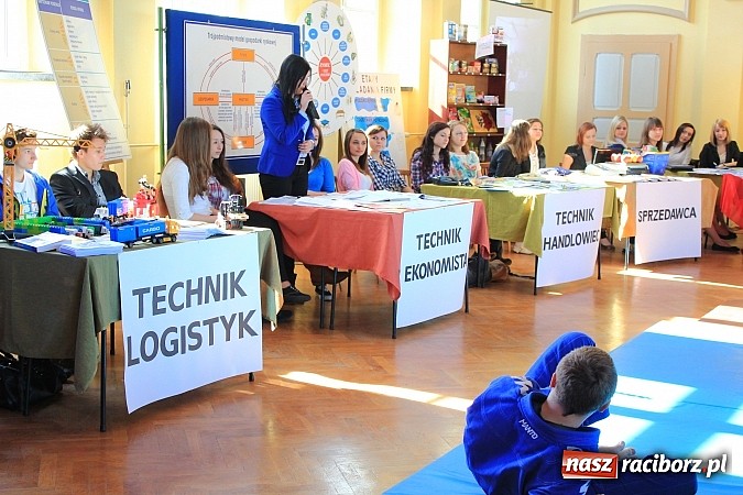 Zdjęcie w galerii na portalu naszraciborz.pl: Jeśli wagary, to tylko w Ekonomiku! wiadomości z regionu