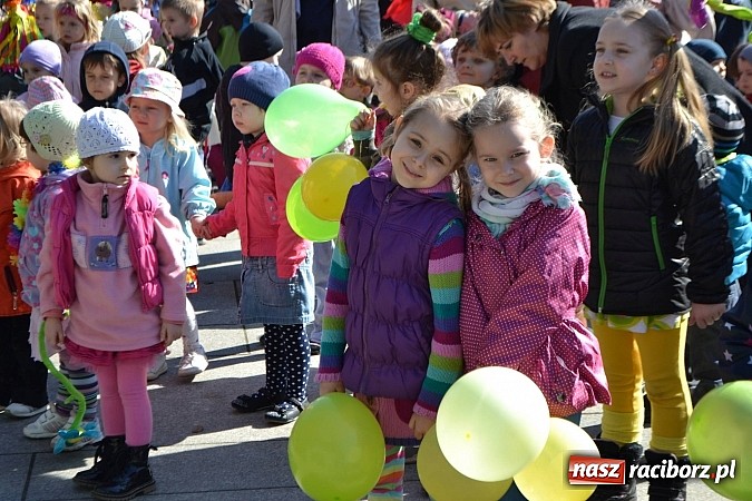 Zdjęcie w galerii na portalu naszraciborz.pl: Przedszkolne pożegnanie zimy i przywitanie wiosny w parku Roth wiadomości z regionu
