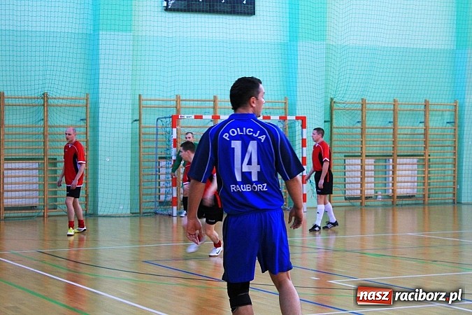 Zdjęcie w galerii na portalu naszraciborz.pl: Służby mundurowe rywalizowały w Arenie Rafako o puchar komendanta ŚMOSG wiadomości z regionu