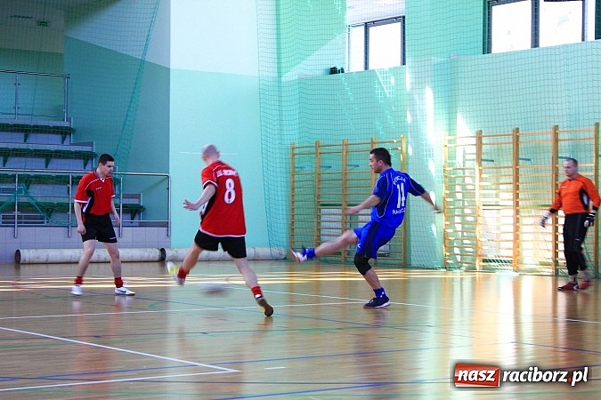 Zdjęcie w galerii na portalu naszraciborz.pl: Służby mundurowe rywalizowały w Arenie Rafako o puchar komendanta ŚMOSG wiadomości z regionu