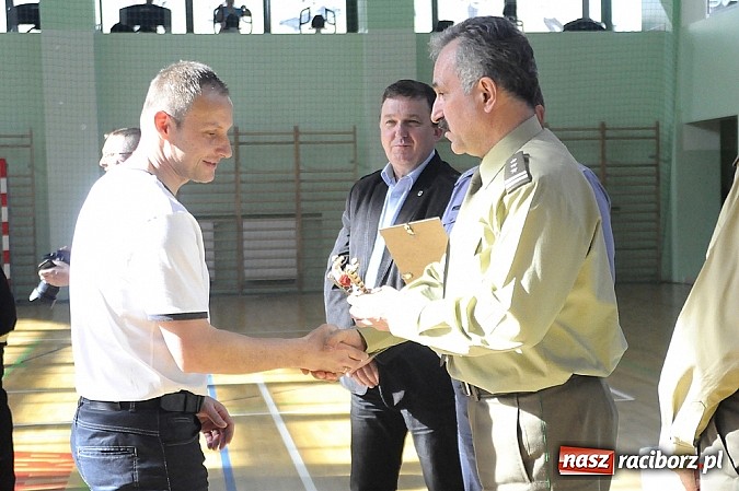 Zdjęcie w galerii na portalu naszraciborz.pl: Służby mundurowe rywalizowały w Arenie Rafako o puchar komendanta ŚMOSG wiadomości z regionu
