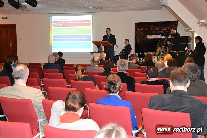 Zdjęcie w galerii na portalu naszraciborz.pl: O wsparciu dla przedsiębiorców na zamku wiadomości z regionu